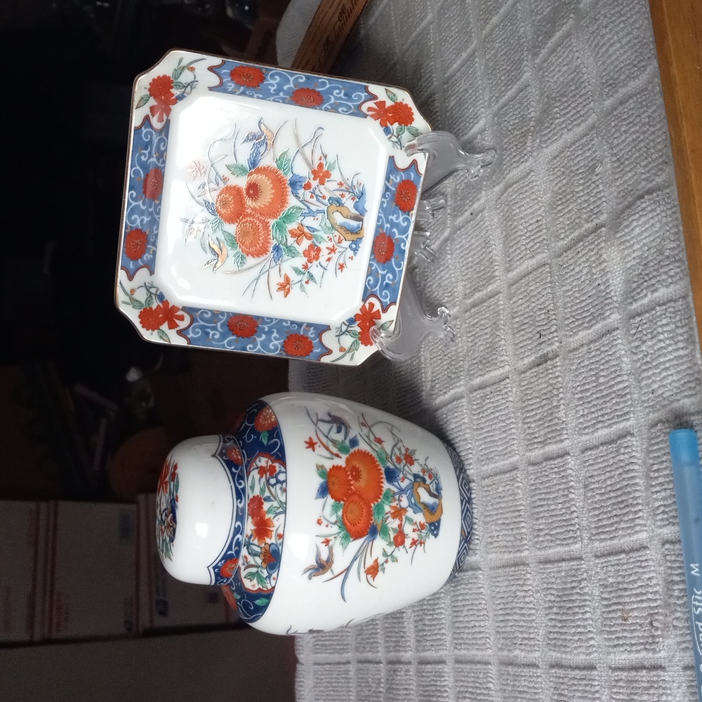 Imari style porcelain oriental vase and plate.